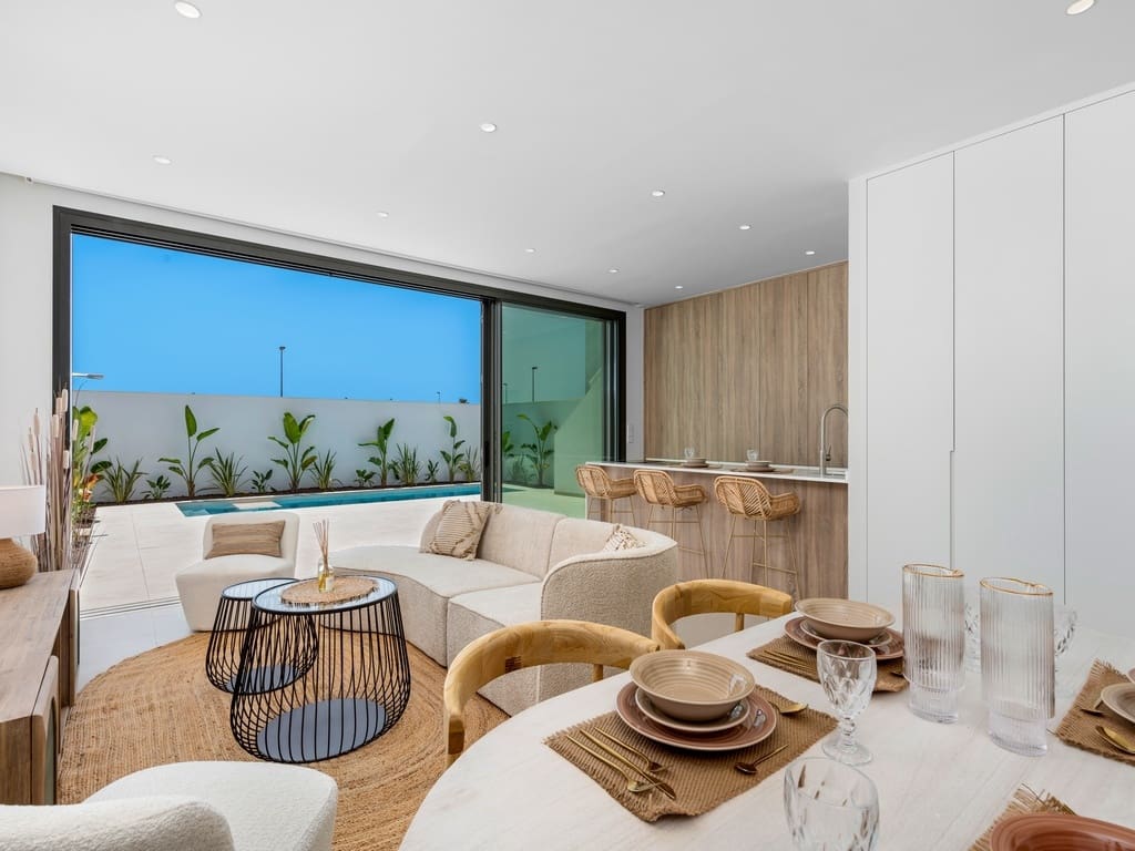 3 soverom Villa til salgs i Los Alcazares med svømmebasseng garasje - € 489 900 (Ref: 9716578)