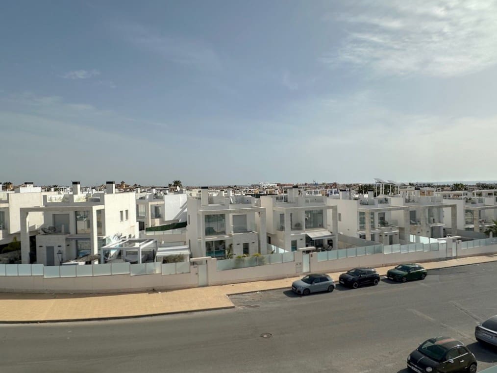 3 camera da letto Villetta Bifamiliare in vendita in Orihuela Costa con piscina garage - 585.000 € (Rif: 9783416)