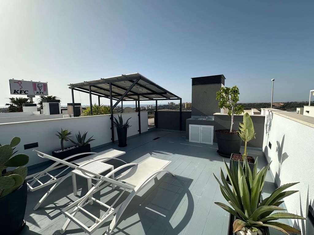 3 camera da letto Villetta Bifamiliare in vendita in Orihuela Costa con piscina garage - 585.000 € (Rif: 9783416)