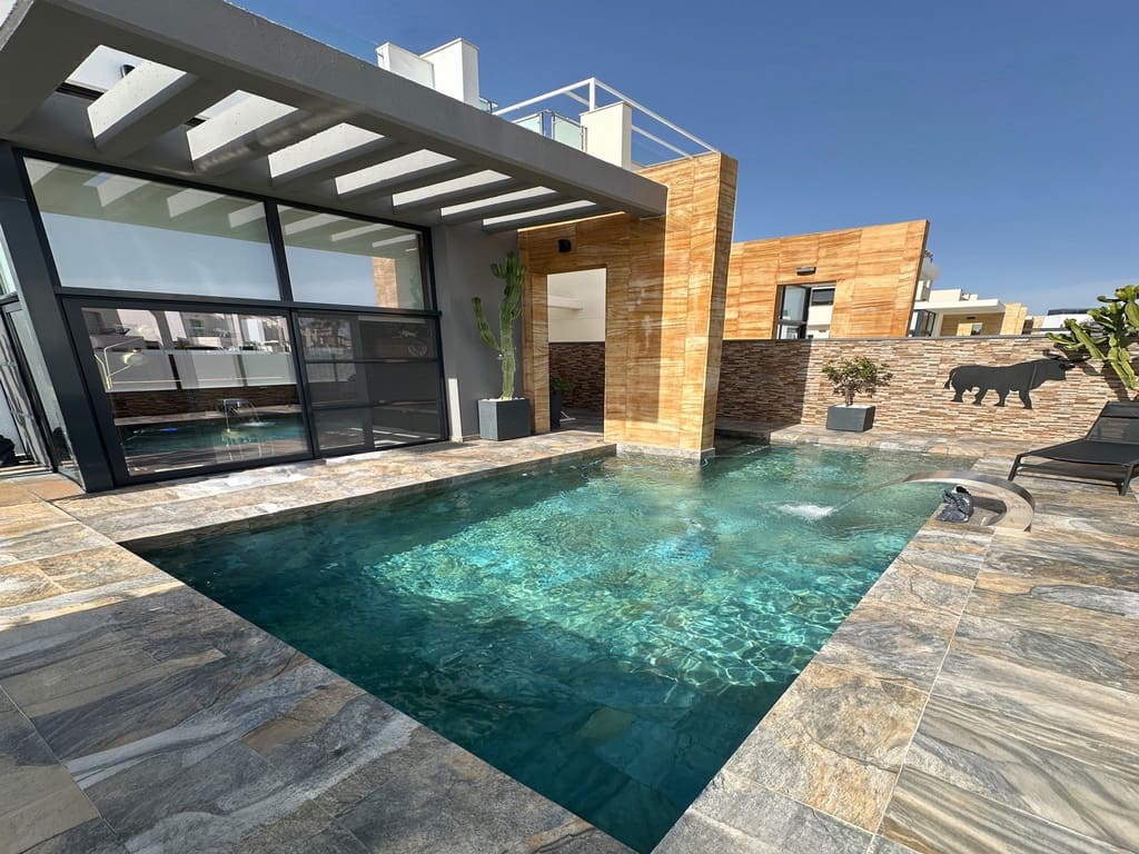 3 camera da letto Villetta Bifamiliare in vendita in Orihuela Costa con piscina garage - 585.000 € (Rif: 9783416)