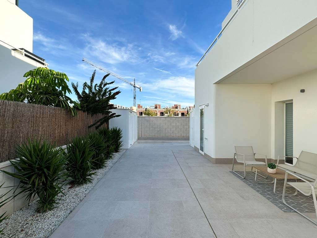 3 bedroom Semi-detached Villa for sale in Pilar de la Horadada with pool garage - € 528,000 (Ref: 9838191)