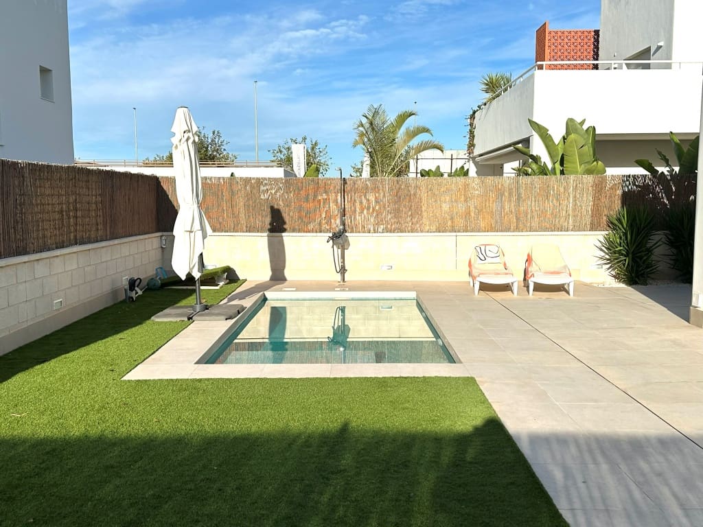 3 bedroom Semi-detached Villa for sale in Pilar de la Horadada with pool garage - € 528,000 (Ref: 9838191)