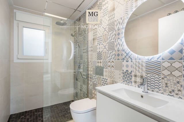 Chalet de 3 habitaciones en Los Montesinos en venta con piscina garaje - 485.000 € (Ref: 9917605)