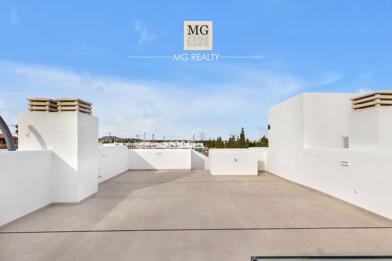 3 sypialnia Penthouse na sprzedaż w Los Alcazares z basenem garażem - 429 900 € (Ref: 9918944)
