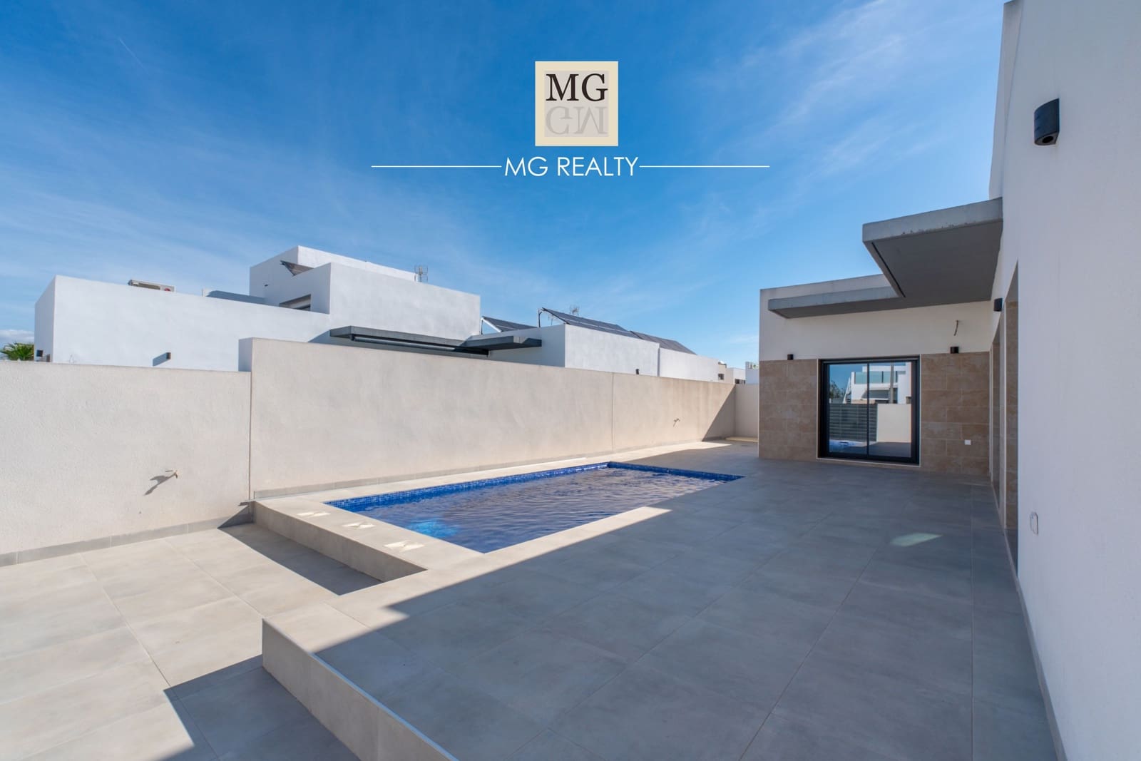 3 bedroom Villa for sale in Daya Nueva with pool garage - € 388,000 (Ref: 9922660)