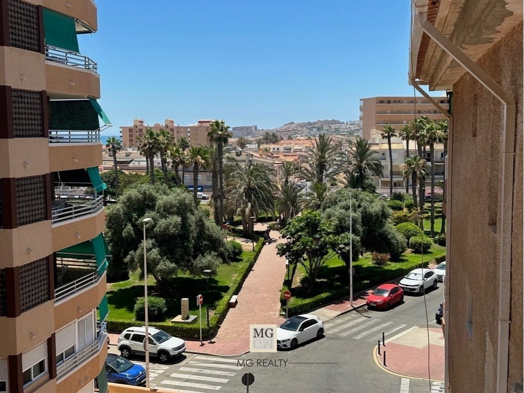 Apartamento de 3 habitaciones en La Mata en venta con garaje - 229.000 € (Ref: 9943229)