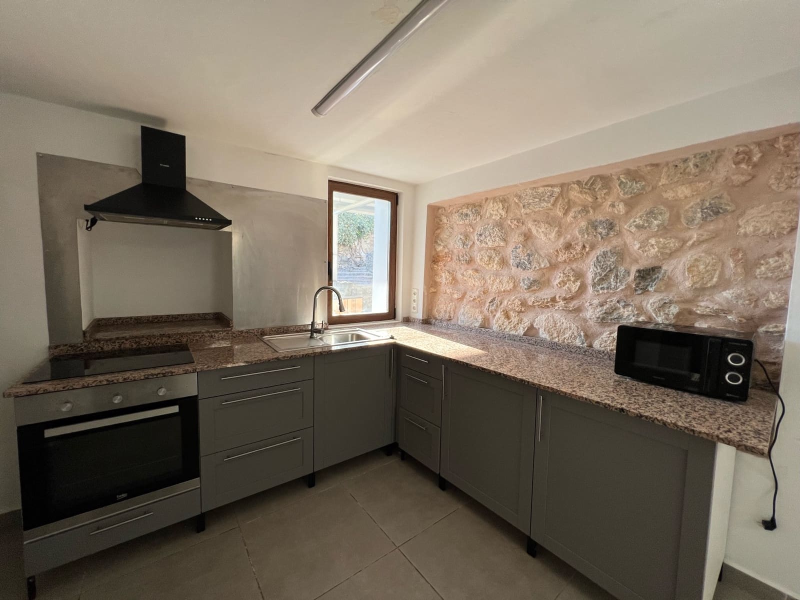 5 bedroom Townhouse for rent in Ibiza / Eivissa town with pool - € 6,200 (Ref: 9603564)