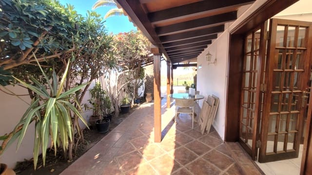2 bedroom Bungalow for sale in Golf del Sur, San Miguel de Abona with pool garage - € 360,000 (Ref: 9696969)