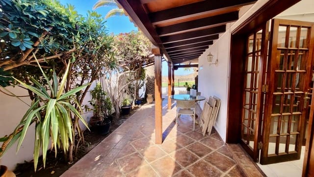 2 chambre Bungalow à vendre à Golf del Sur, San Miguel de Abona avec piscine garage - 360 000 € (Ref: 9696969)