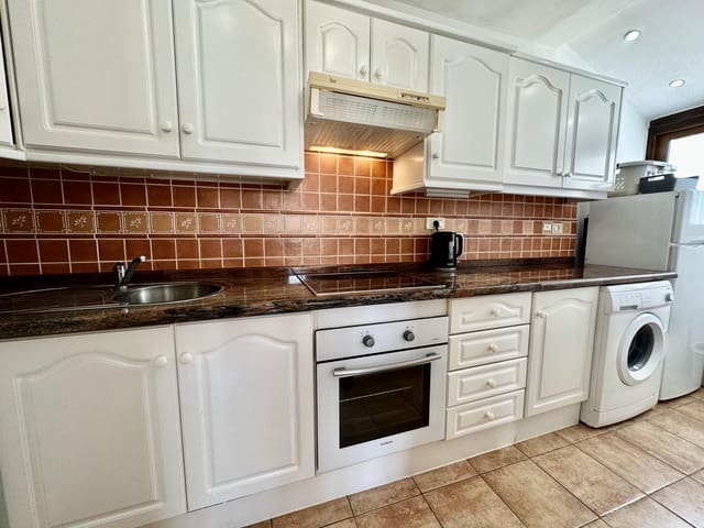 2 slaapkamer Appartement te koop in Golf del Sur, San Miguel de Abona met zwembad - € 259.000 (Ref: 9727577)