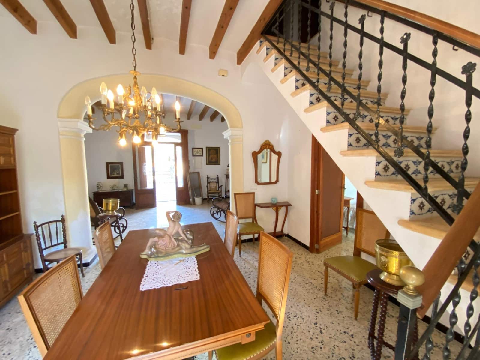 8 soveværelse Byhus til salg i Biniali med garage - € 749.000 (Ref: 9605309)