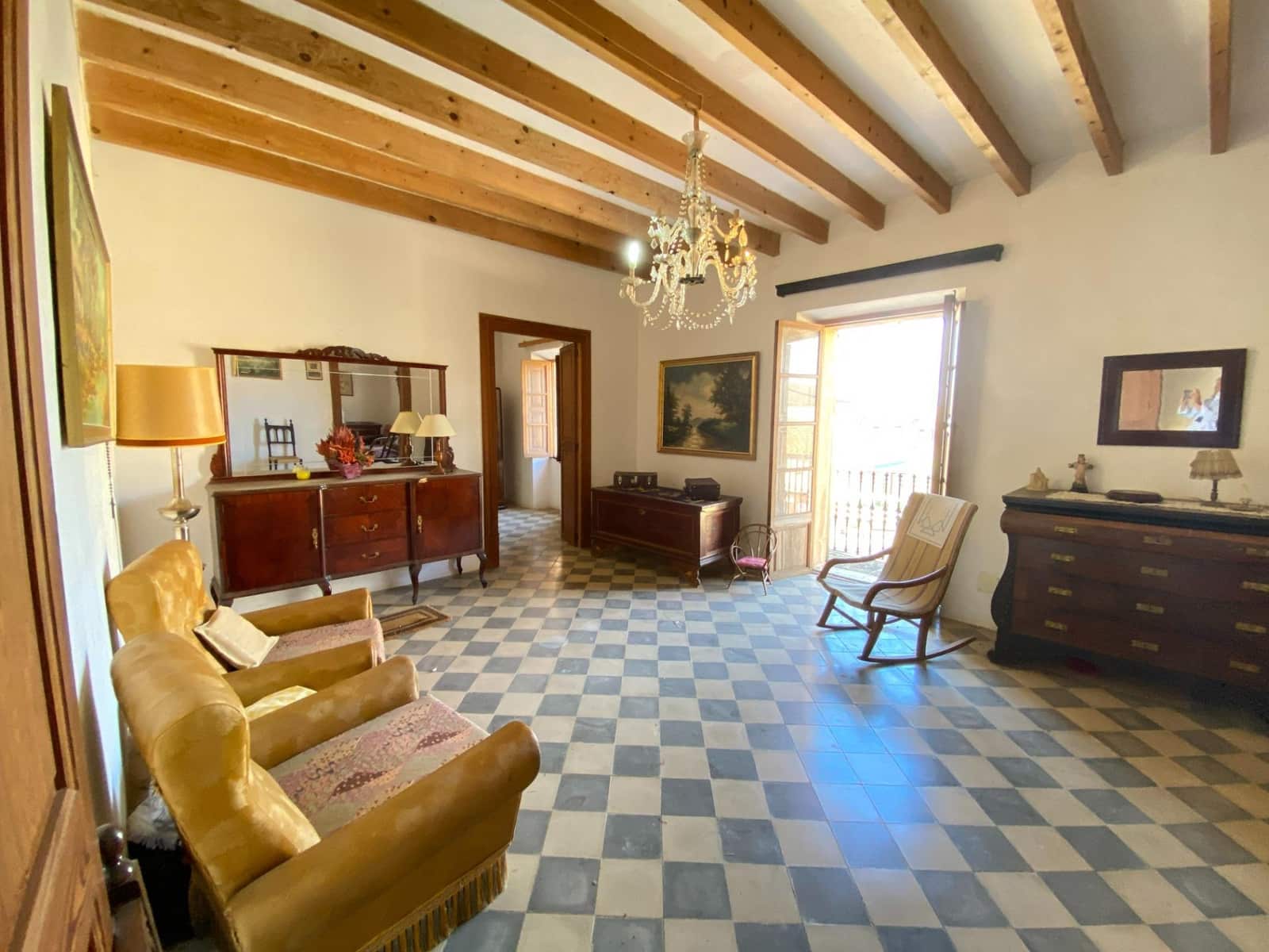 8 soveværelse Byhus til salg i Biniali med garage - € 749.000 (Ref: 9605309)