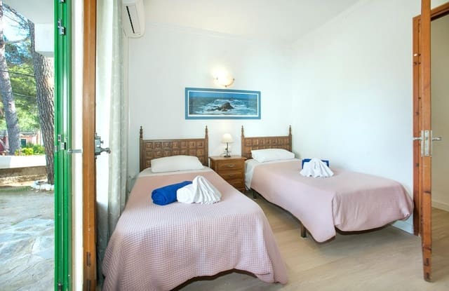 4 bedroom Villa for sale in Cala San Vicente / Cala Sant Vicenç, Pollensa / Pollença with garage - € 970,000 (Ref: 9605310)