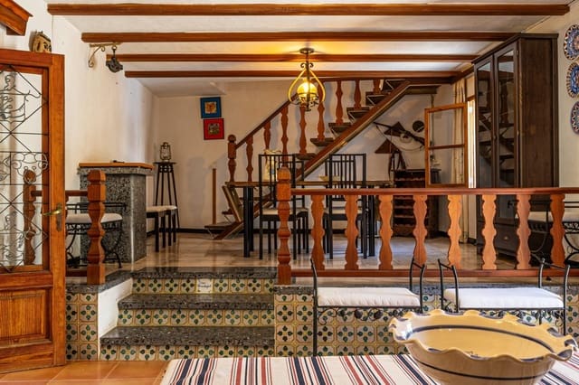 4 bedroom Villa for sale in Binibona, Selva with garage - € 780,000 (Ref: 9605316)