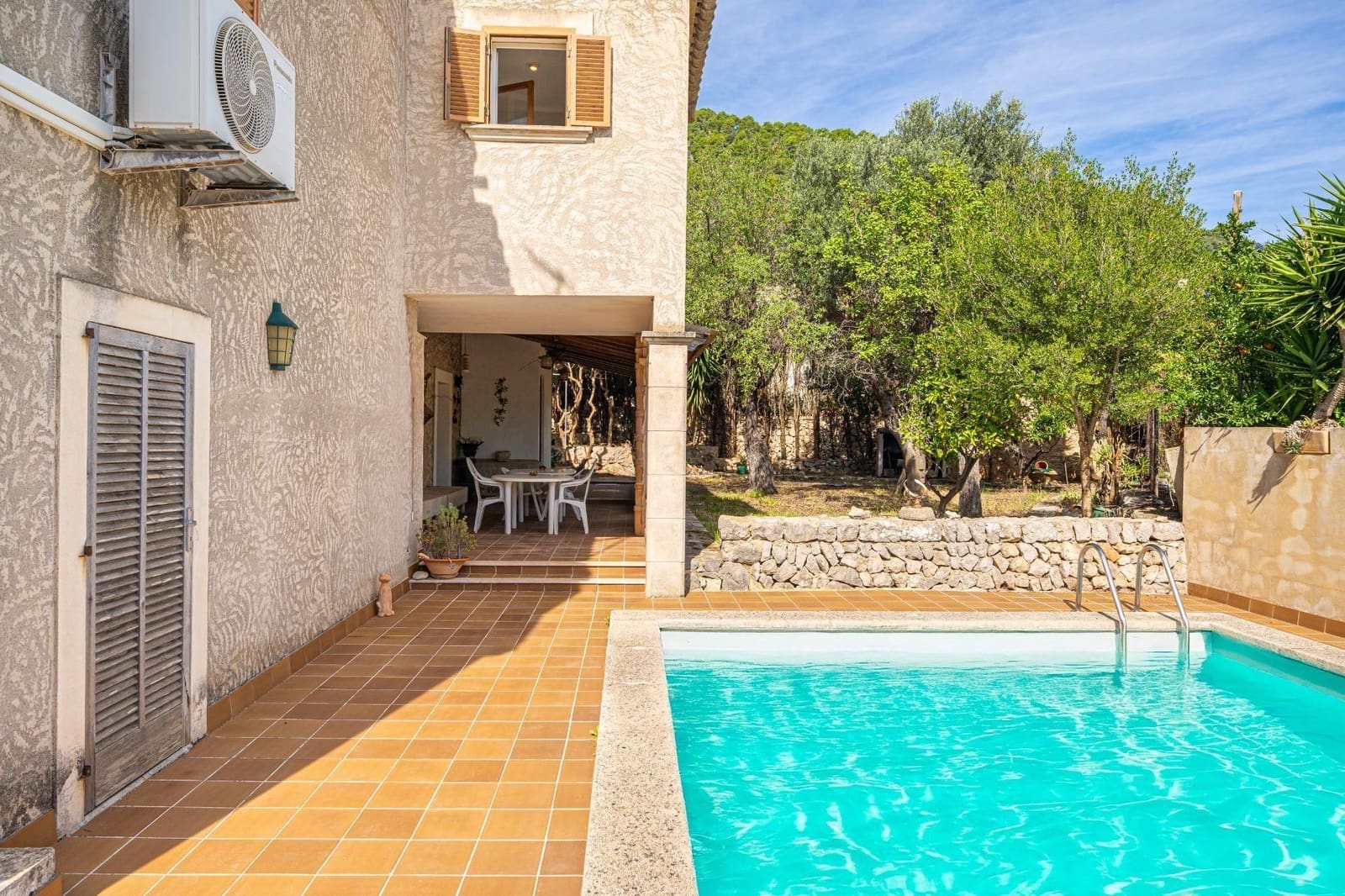 4 bedroom Villa for sale in Binibona with garage - € 780,000 (Ref: 9605316)