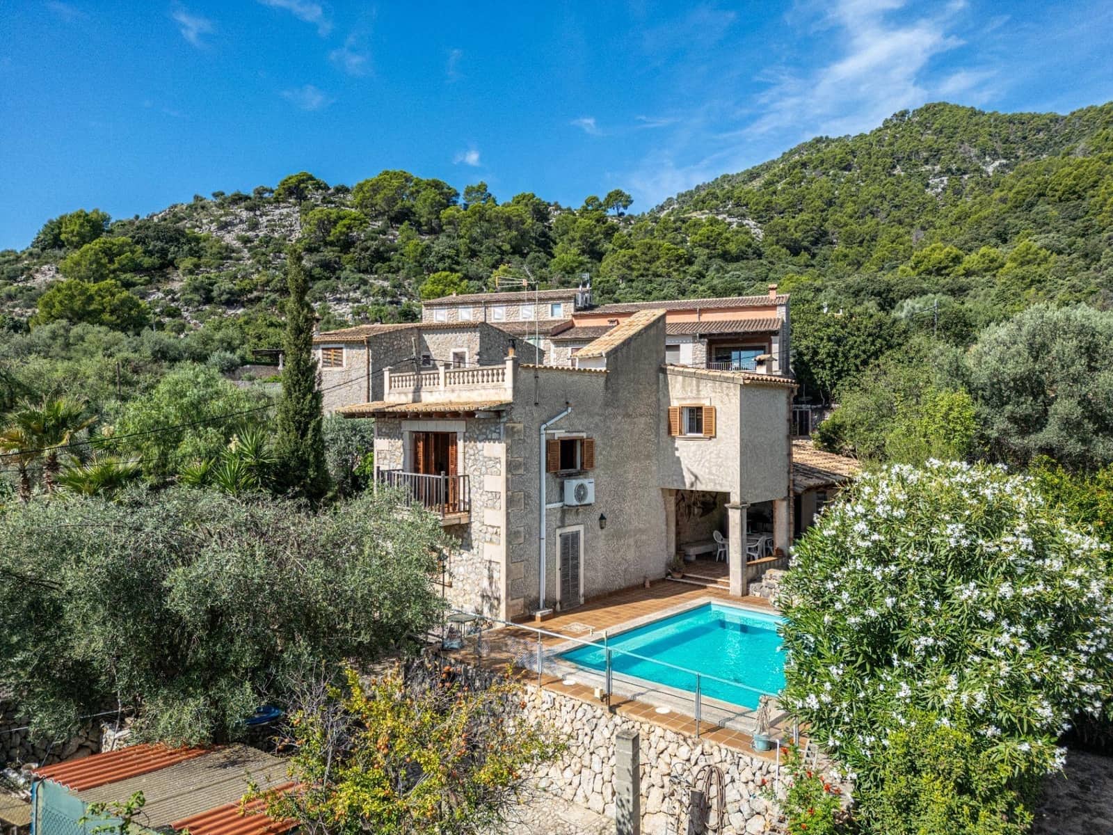 4 bedroom Villa for sale in Binibona with garage - € 780,000 (Ref: 9605316)