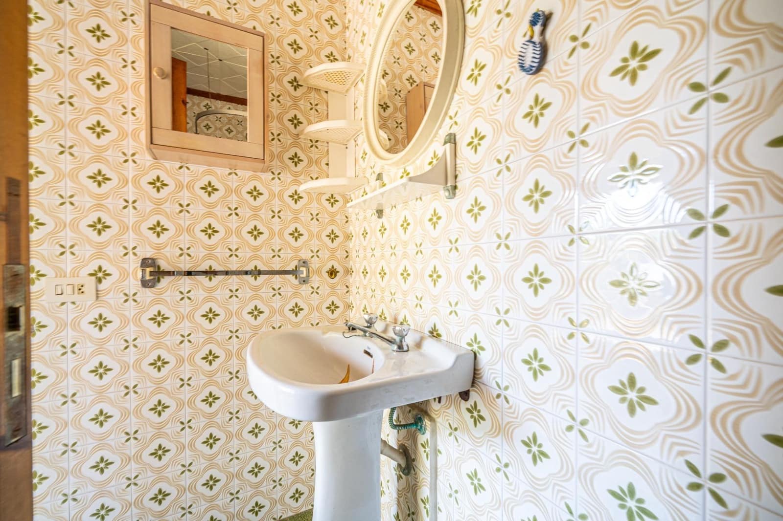 4 bedroom Villa for sale in Binibona with garage - € 780,000 (Ref: 9605316)