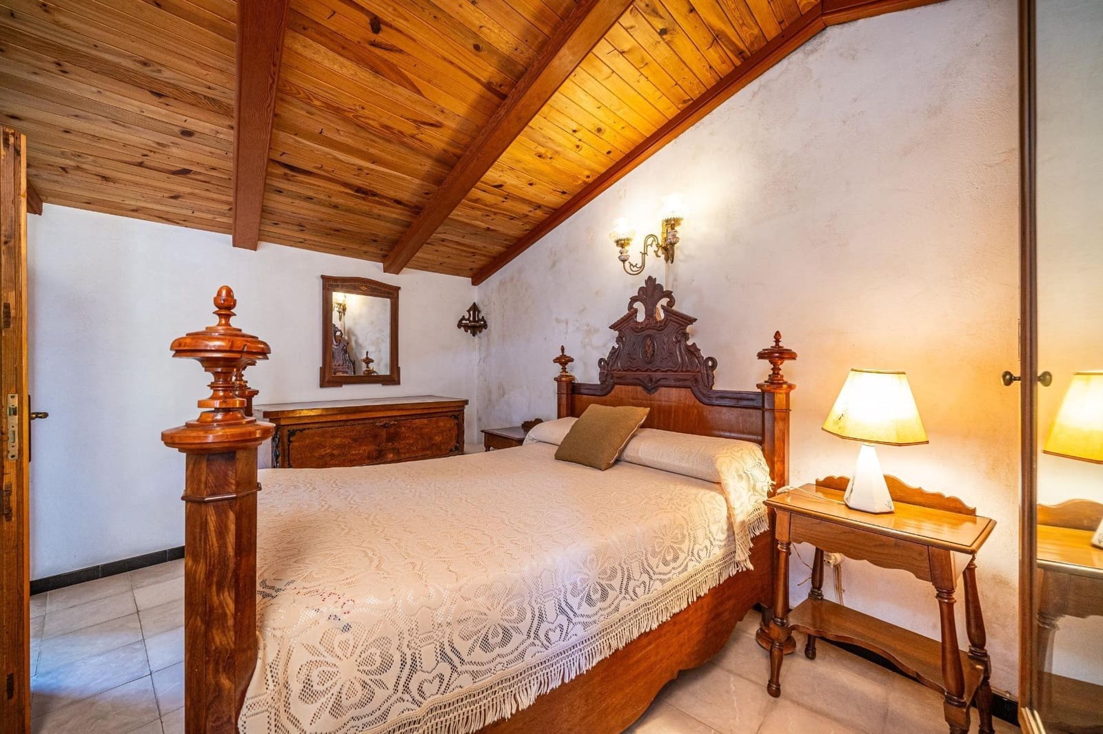 4 bedroom Villa for sale in Binibona with garage - € 780,000 (Ref: 9605316)