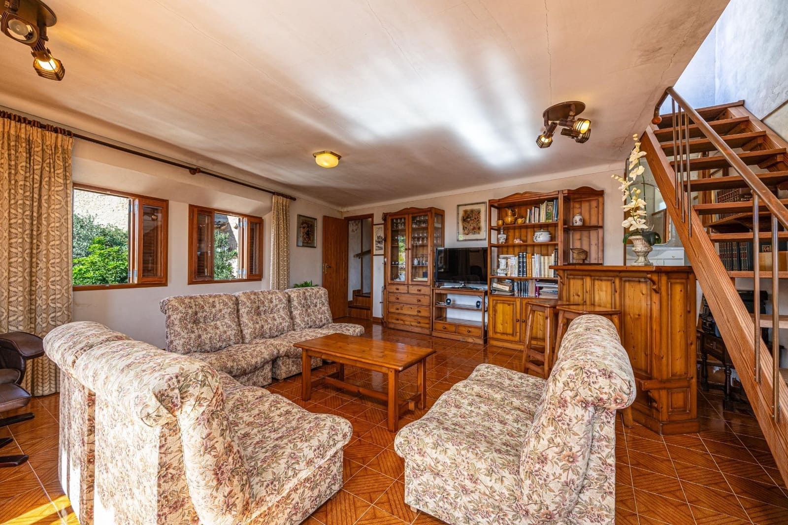 4 bedroom Villa for sale in Binibona with garage - € 780,000 (Ref: 9605316)