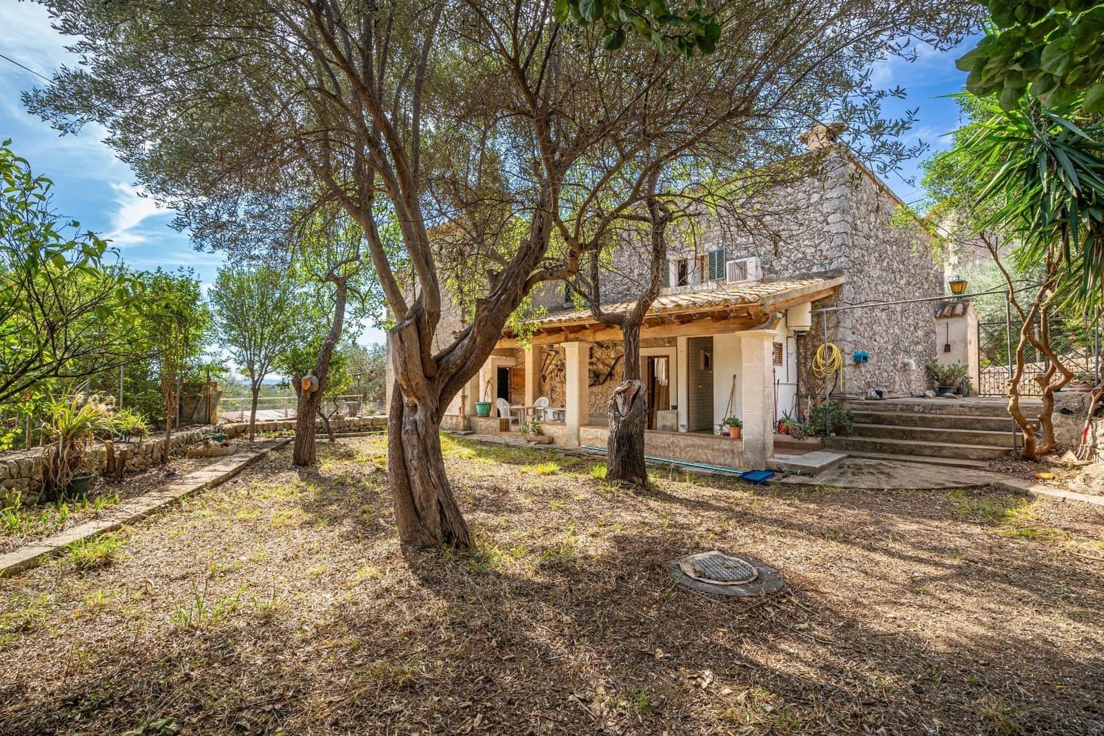 4 bedroom Villa for sale in Binibona with garage - € 780,000 (Ref: 9605316)