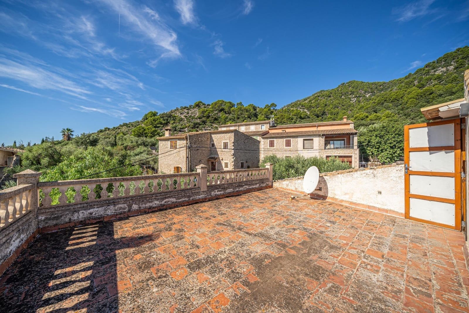 4 bedroom Villa for sale in Binibona with garage - € 780,000 (Ref: 9605316)