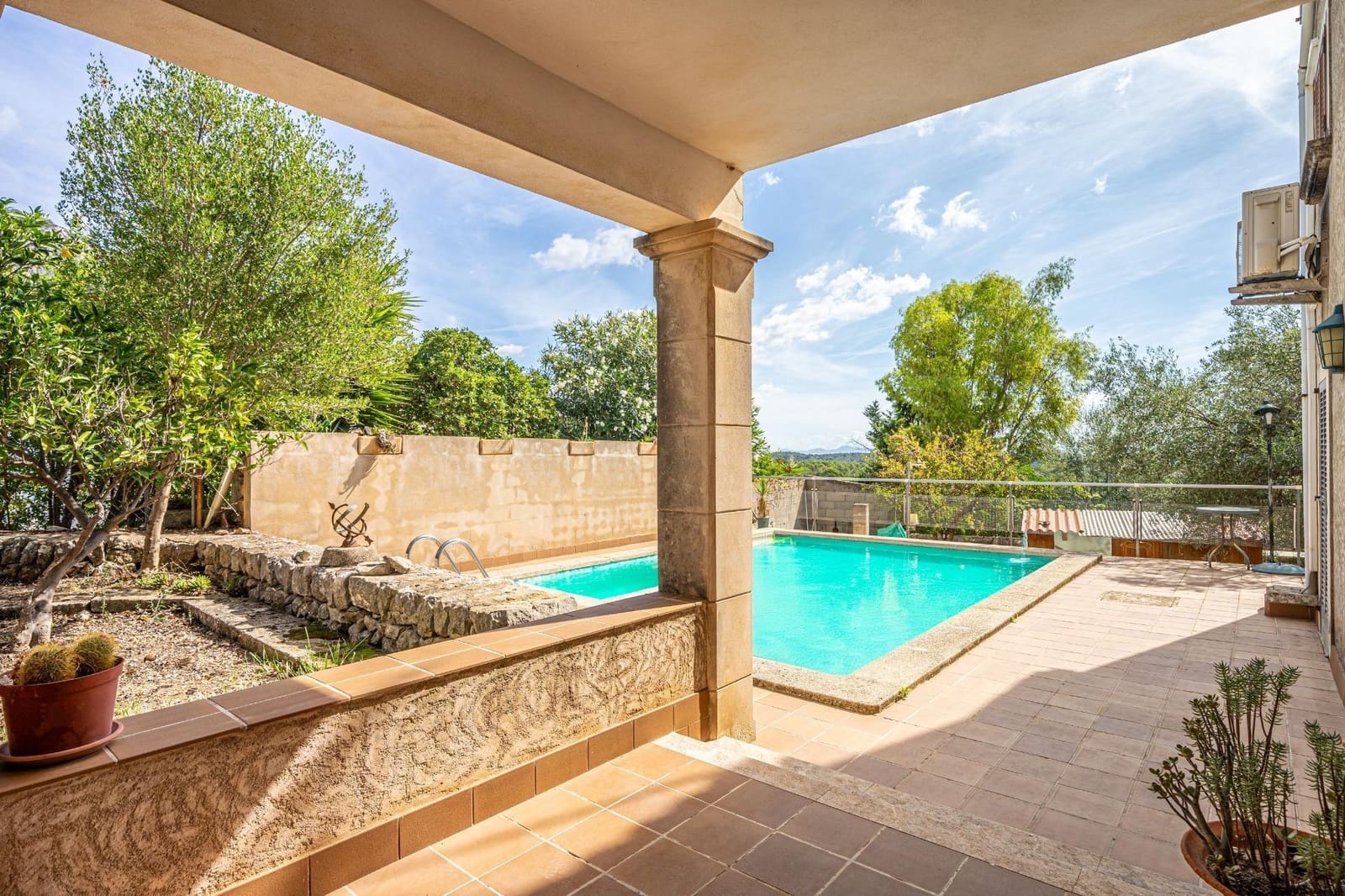 4 bedroom Villa for sale in Binibona with garage - € 780,000 (Ref: 9605316)