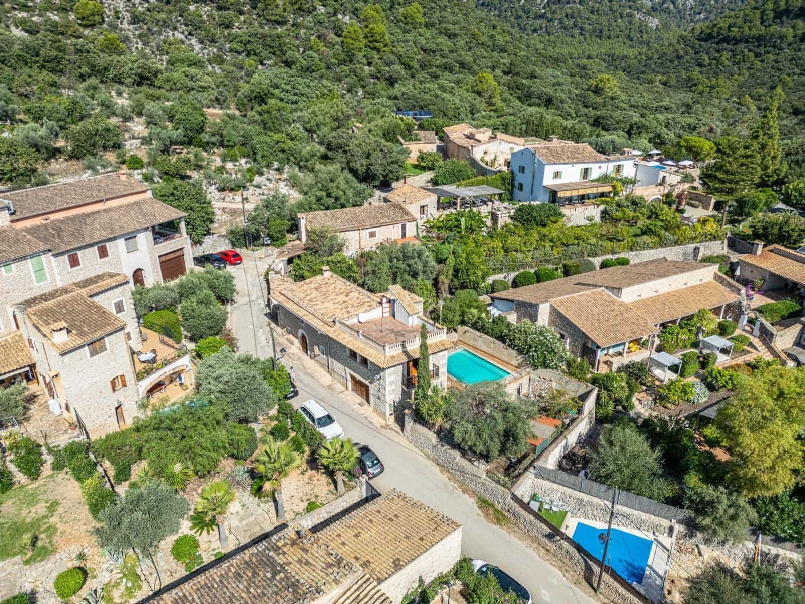 4 bedroom Villa for sale in Binibona with garage - € 780,000 (Ref: 9605316)