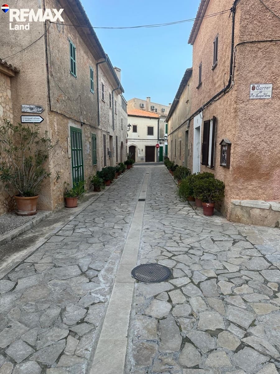 2 bedroom Villa for sale in Petra with garage - € 450,000 (Ref: 9605319)