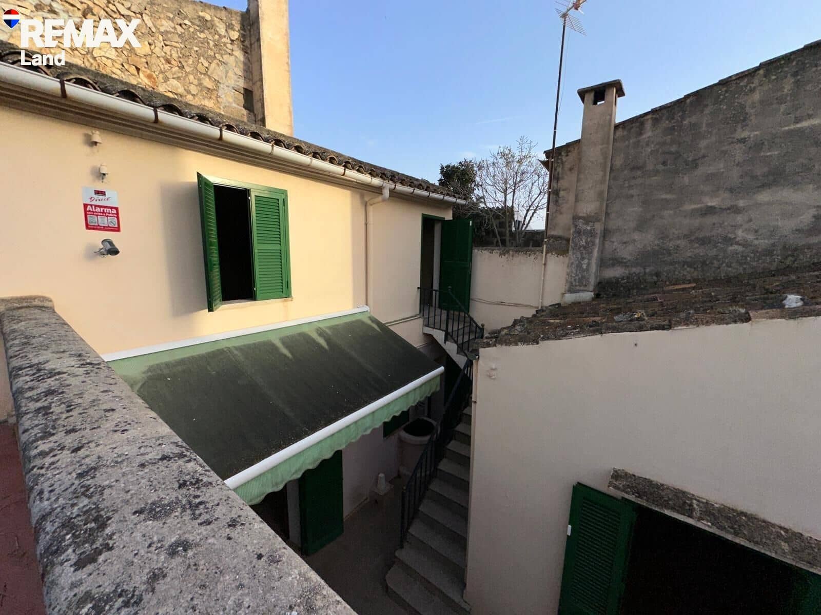 2 bedroom Villa for sale in Petra with garage - € 450,000 (Ref: 9605319)