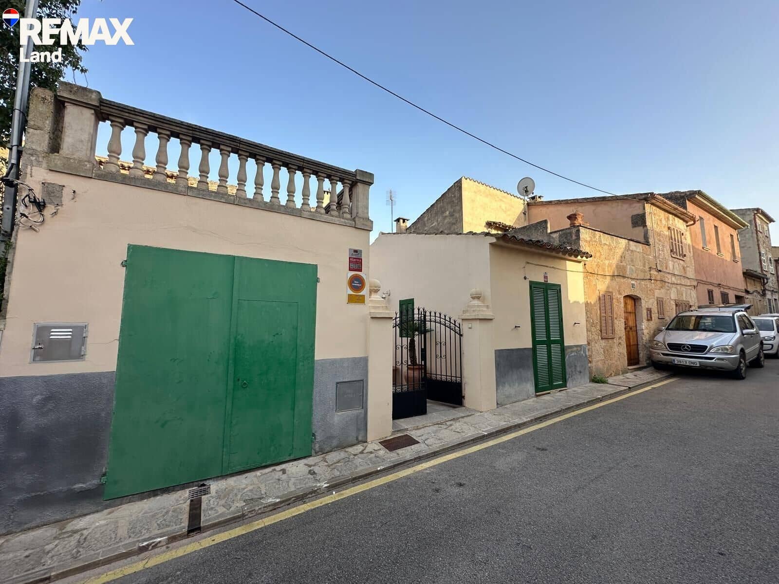 2 bedroom Villa for sale in Petra with garage - € 450,000 (Ref: 9605319)