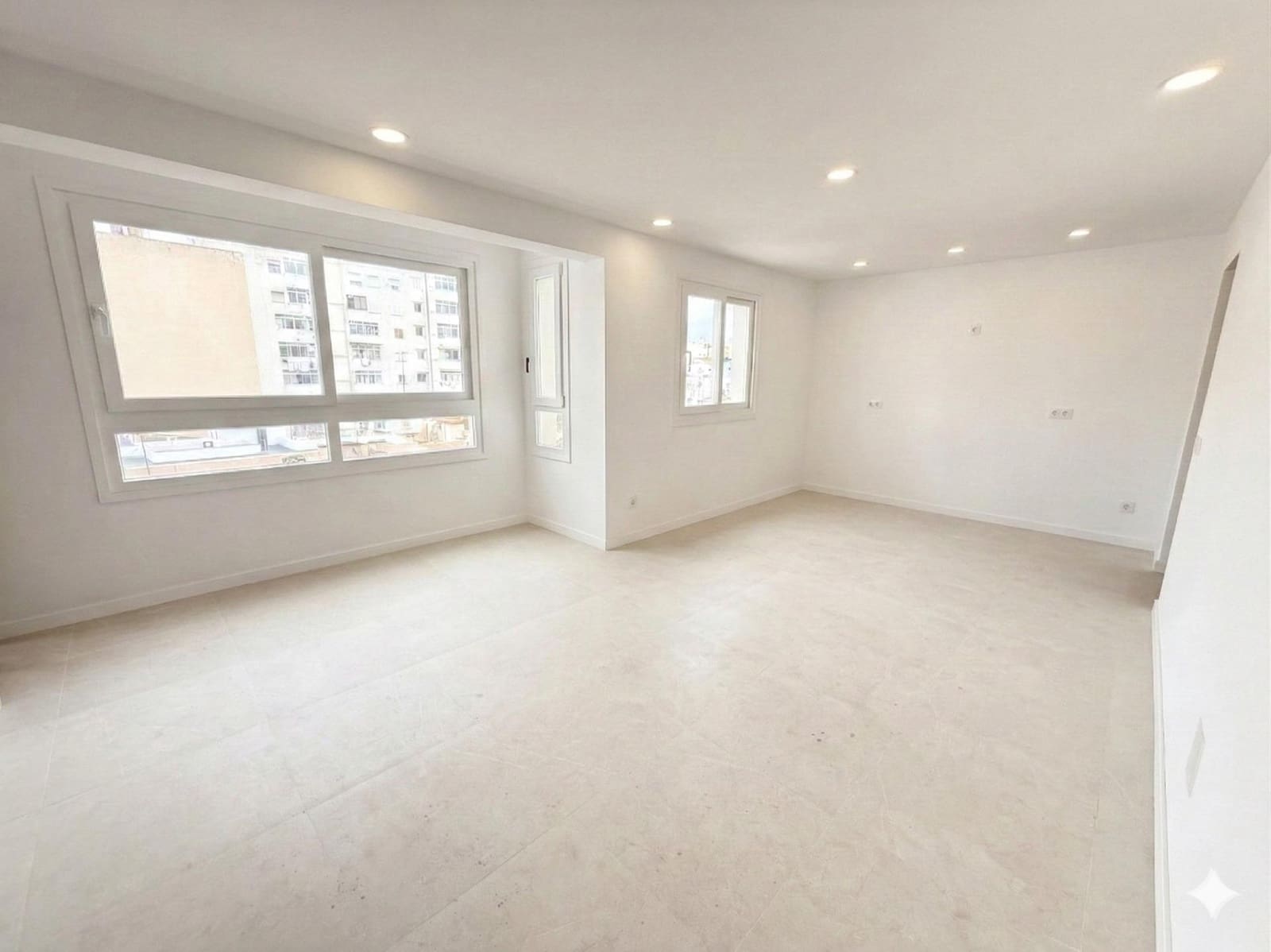 4 bedroom Flat for sale in Palma de Mallorca - € 489,000 (Ref: 9615387)