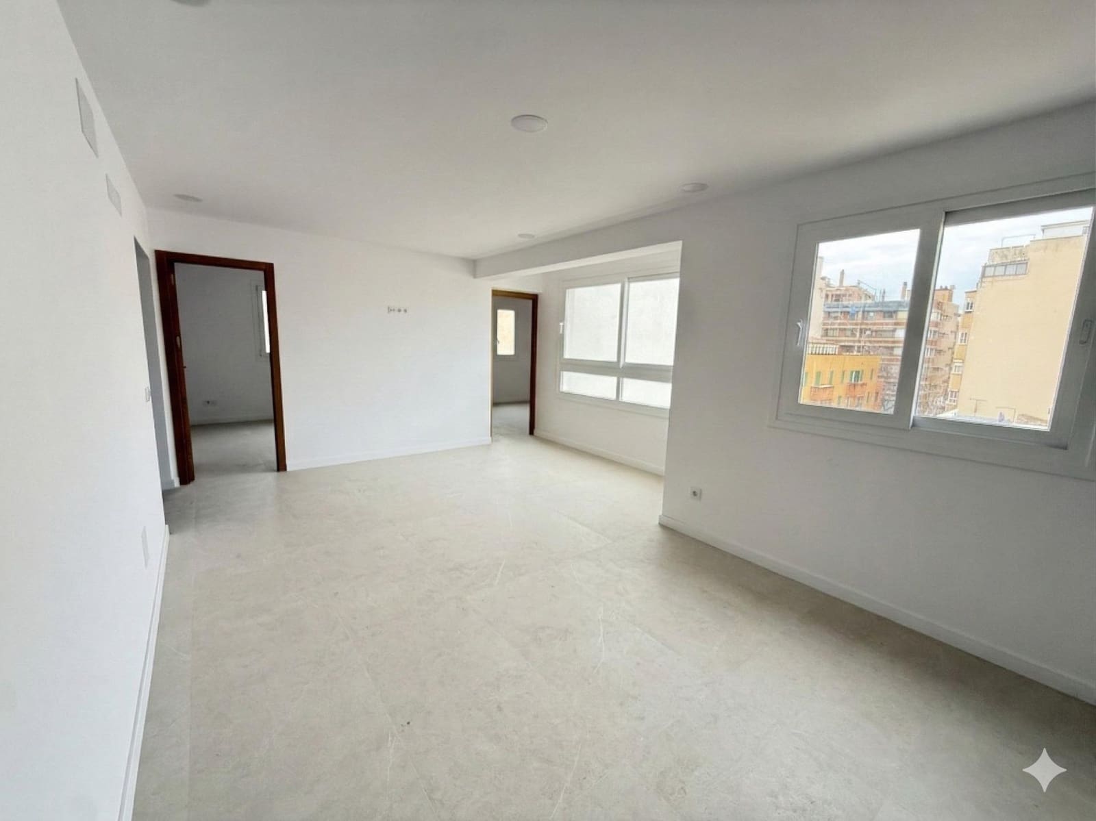 4 bedroom Flat for sale in Palma de Mallorca - € 489,000 (Ref: 9615387)