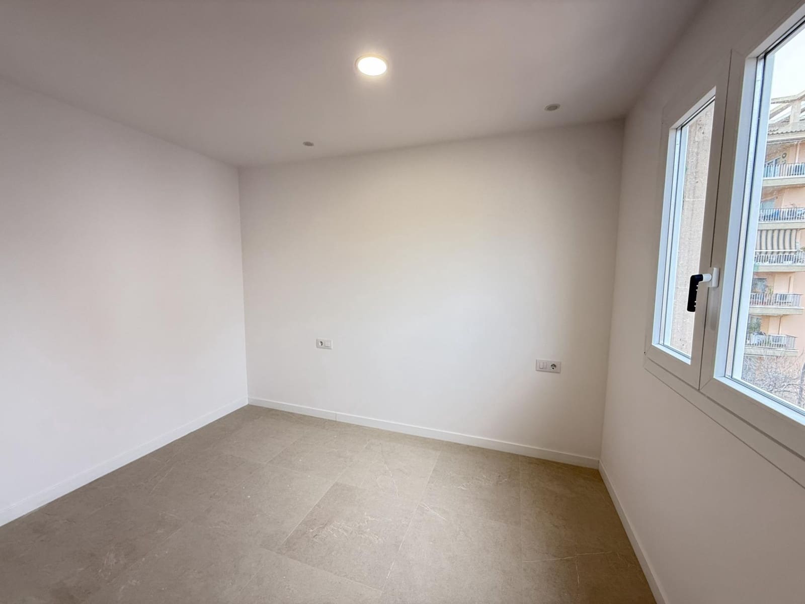 4 bedroom Flat for sale in Palma de Mallorca - € 489,000 (Ref: 9615387)