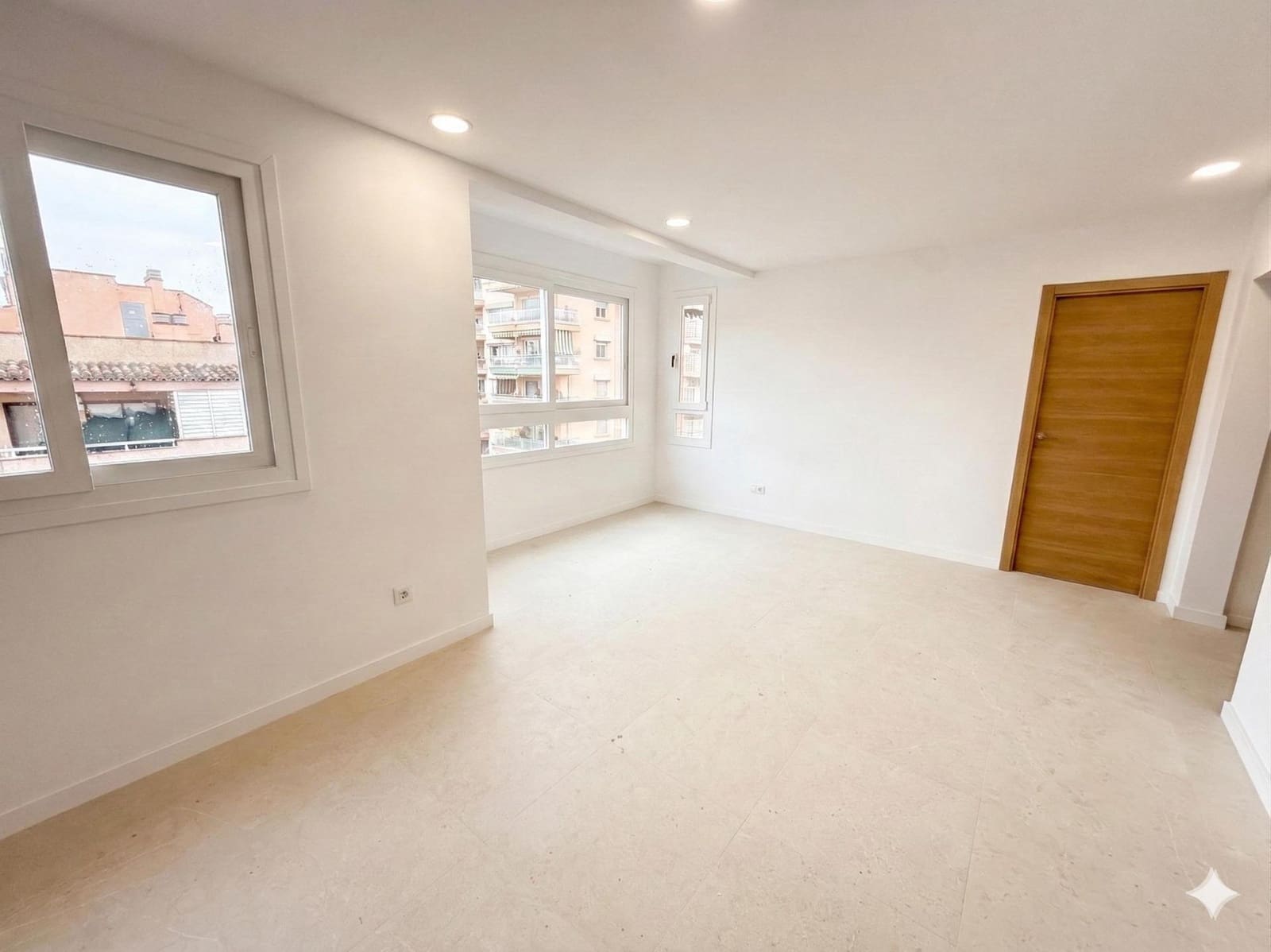 4 bedroom Flat for sale in Palma de Mallorca - € 489,000 (Ref: 9615387)