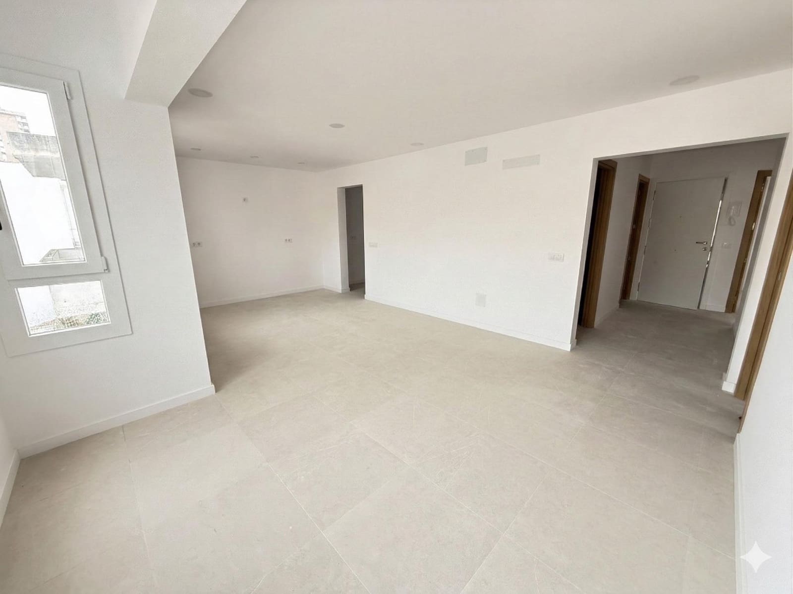 4 bedroom Flat for sale in Palma de Mallorca - € 489,000 (Ref: 9615387)