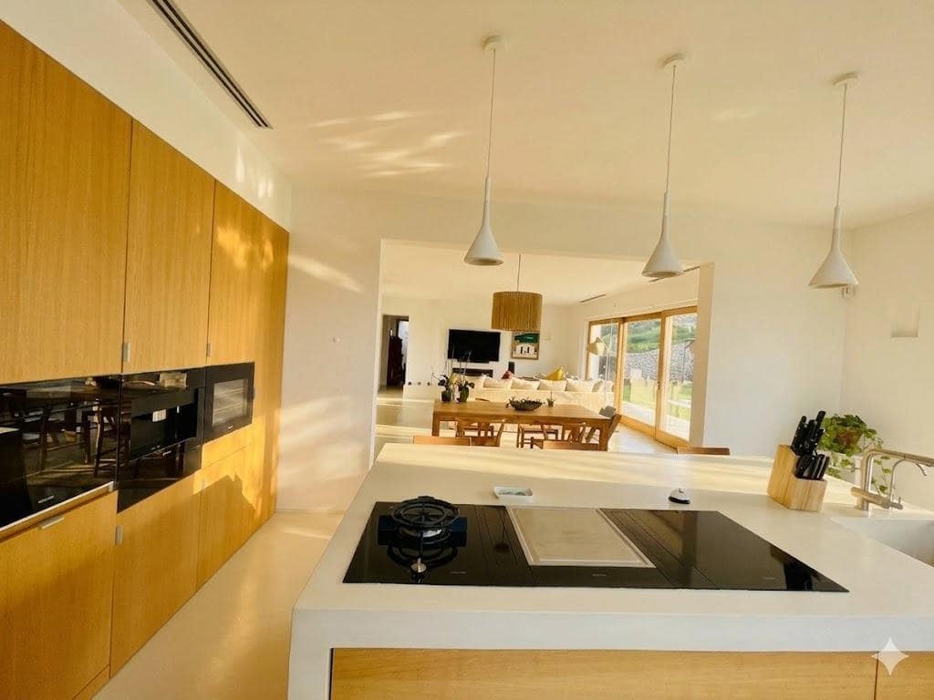 3 bedroom Villa for sale in Es Mercadal with pool - € 1,300,000 (Ref: 9690564)