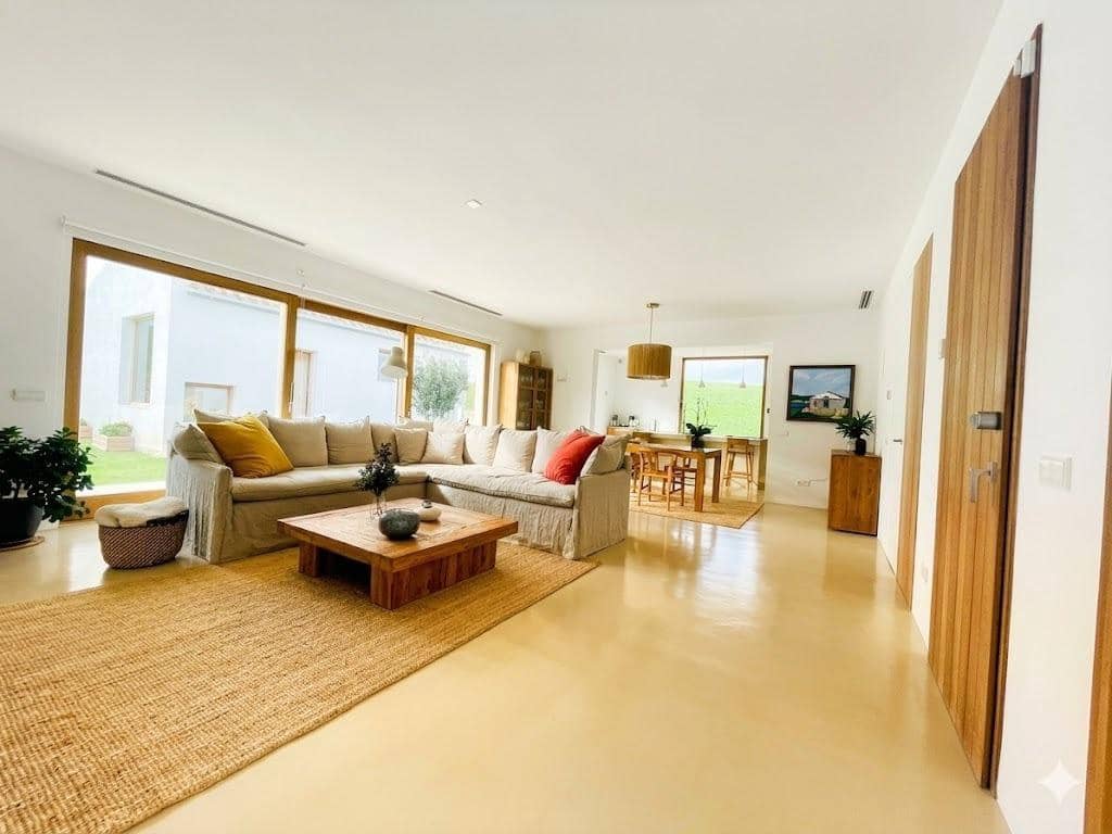 3 bedroom Villa for sale in Es Mercadal with pool - € 1,300,000 (Ref: 9690564)