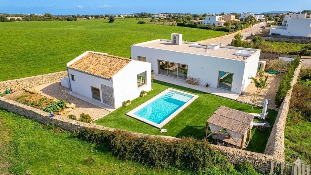 3 quarto Moradia para venda em Es Mercadal com piscina - 1 300 000 € (Ref: 9690564)