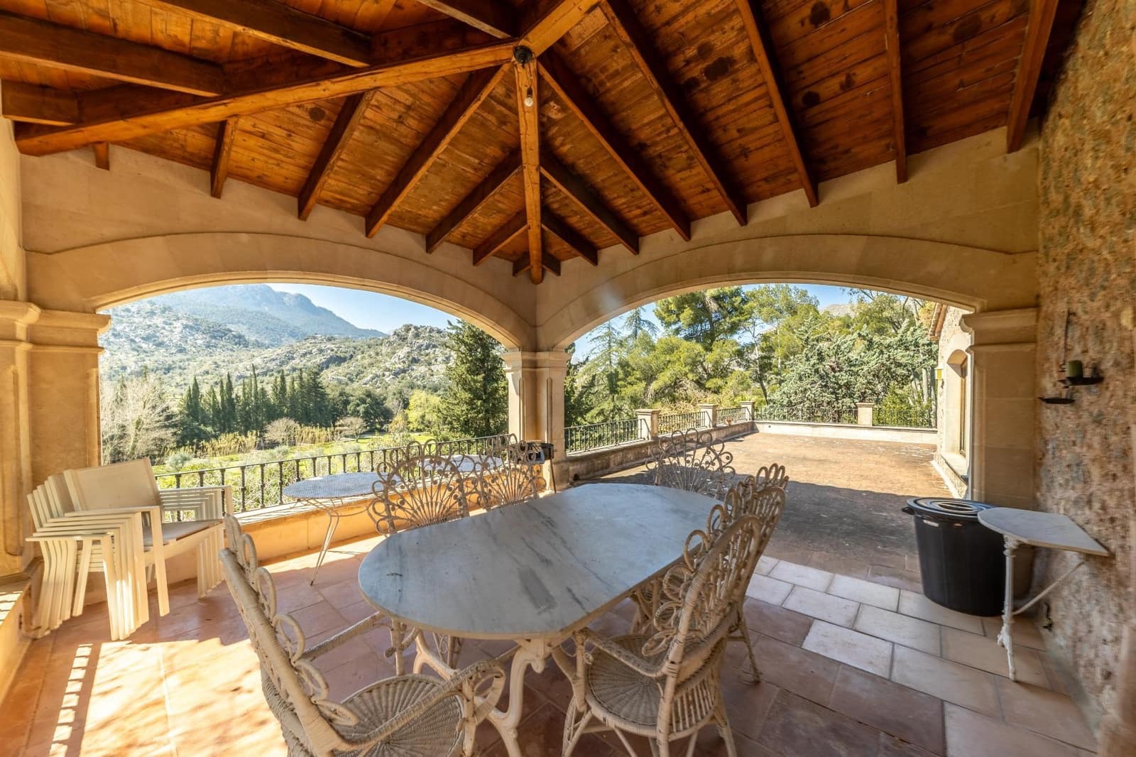 11 soveværelse Finca/Landehus til salg i Escorca med swimmingpool garage - € 6.000.000 (Ref: 9806439)