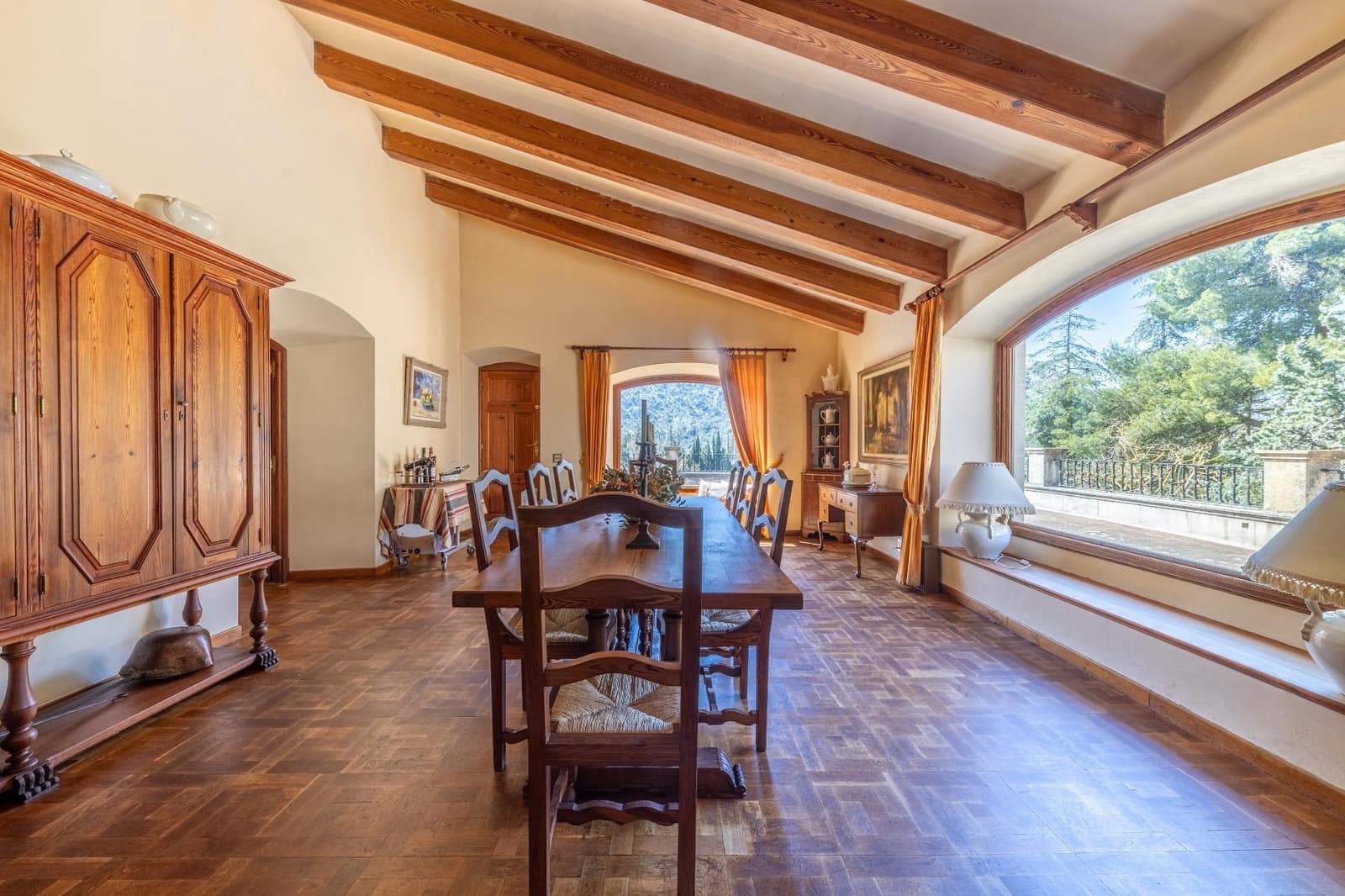 11 soveværelse Finca/Landehus til salg i Escorca med swimmingpool garage - € 6.000.000 (Ref: 9806439)