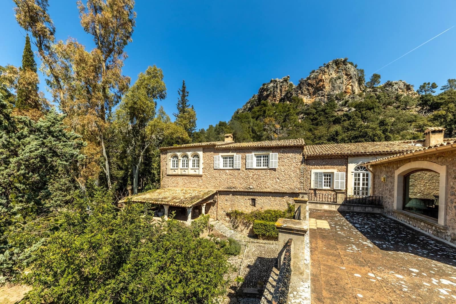 11 soveværelse Finca/Landehus til salg i Escorca med swimmingpool garage - € 6.000.000 (Ref: 9806439)