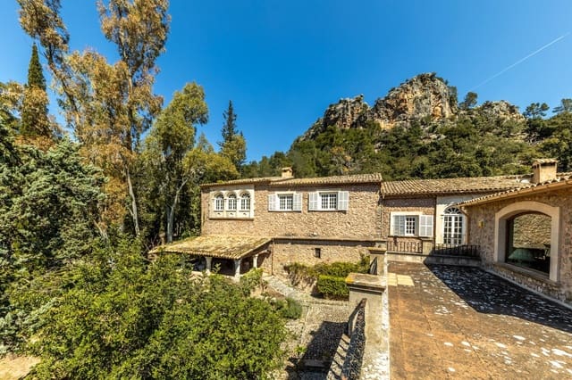11 soveværelse Finca/Landehus til salg i Escorca med swimmingpool garage - € 6.000.000 (Ref: 9806439)