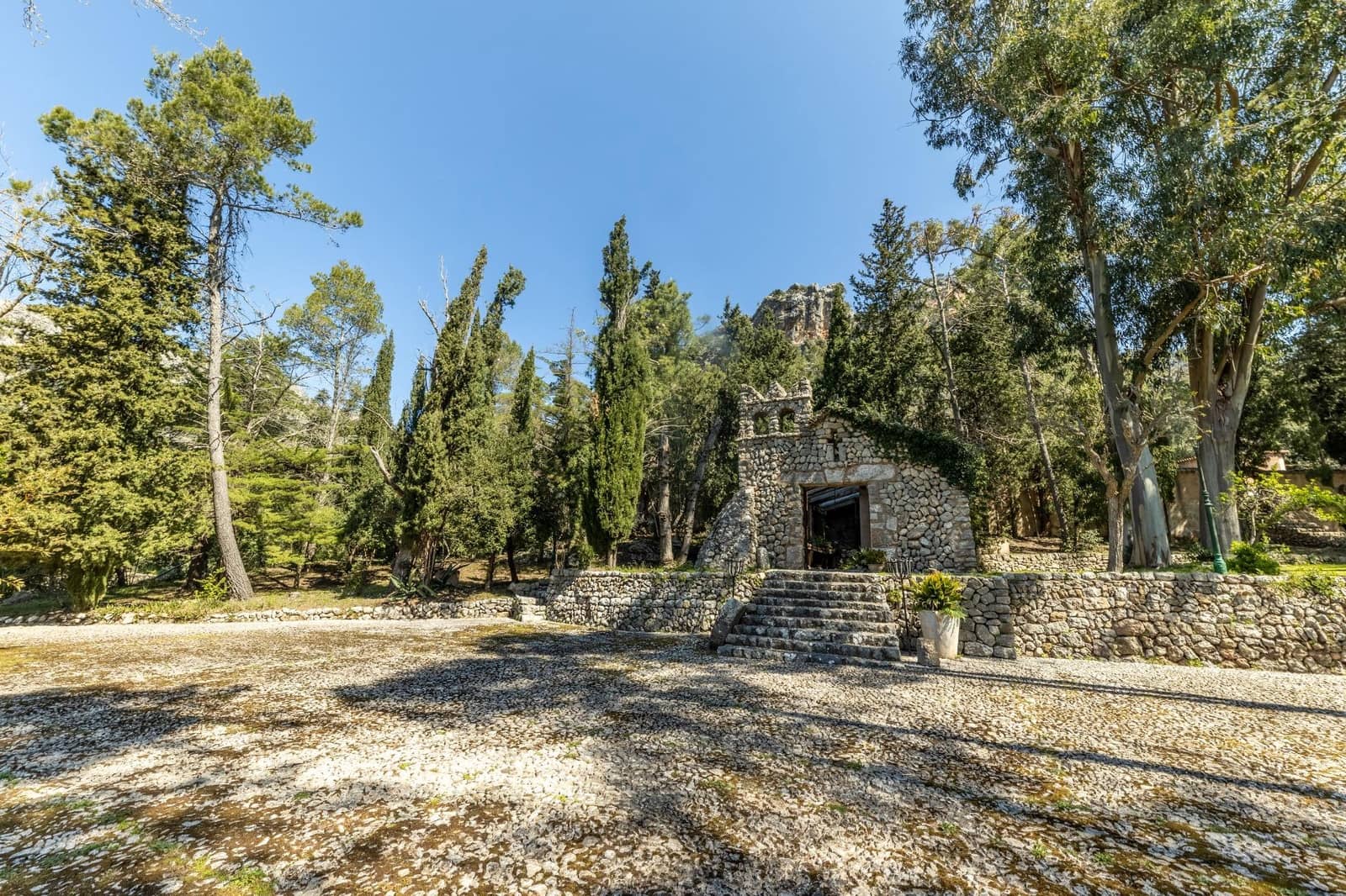 11 soveværelse Finca/Landehus til salg i Escorca med swimmingpool garage - € 6.000.000 (Ref: 9806439)