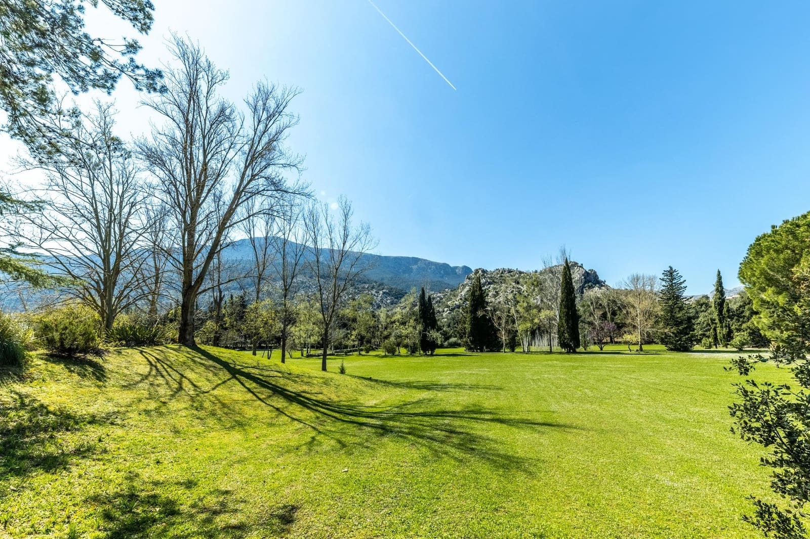 11 soveværelse Finca/Landehus til salg i Escorca med swimmingpool garage - € 6.000.000 (Ref: 9806439)