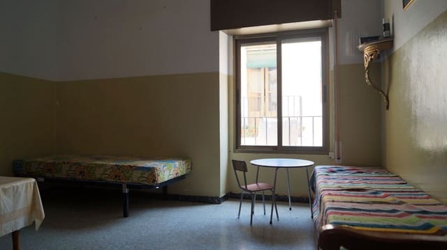 Casa de 9 habitaciones en Torredembarra en venta con garaje - 200.000 € (Ref: 9617919)