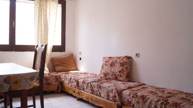 Casa de 9 habitaciones en Torredembarra en venta con garaje - 200.000 € (Ref: 9617919)