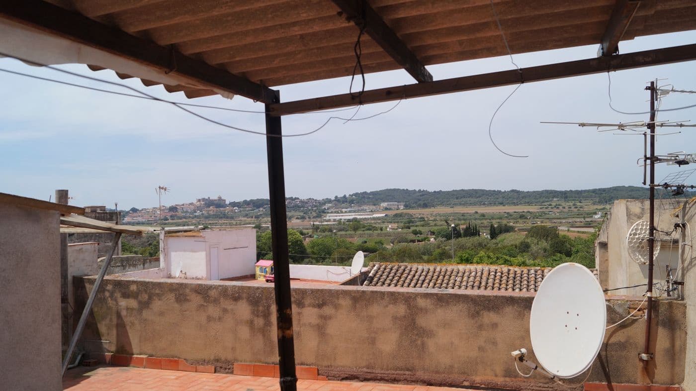 9 sovrum Hus till salu i Torredembarra med garage - 200 000 € (Ref: 9617919)