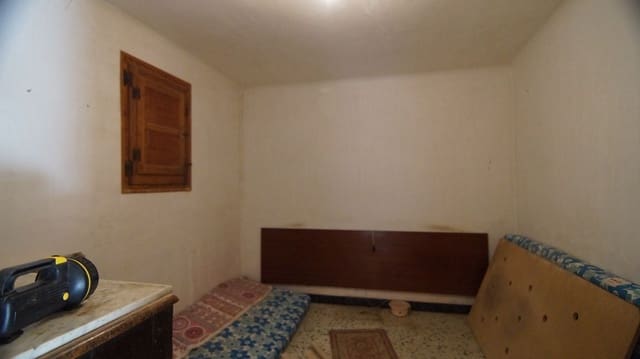 4 slaapkamer Huis te koop in L'Albi met garage - € 48.000 (Ref: 9617927)