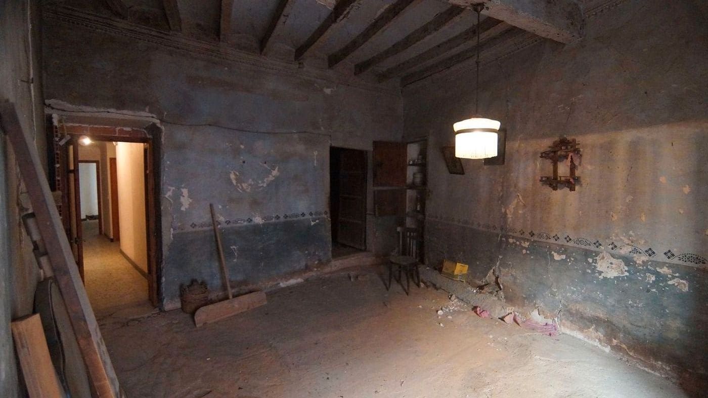 4 slaapkamer Huis te koop in L'Albi met garage - € 48.000 (Ref: 9617927)