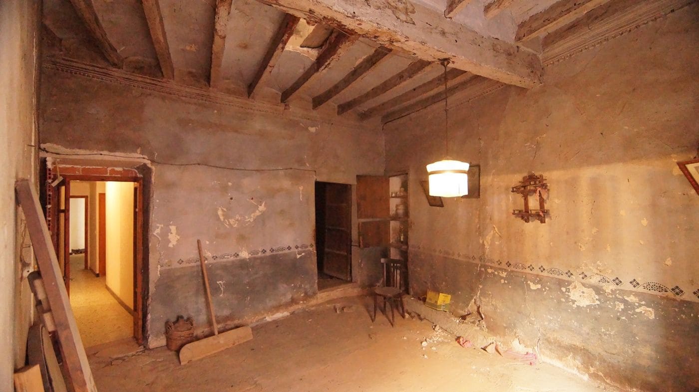 4 slaapkamer Huis te koop in L'Albi met garage - € 48.000 (Ref: 9617927)